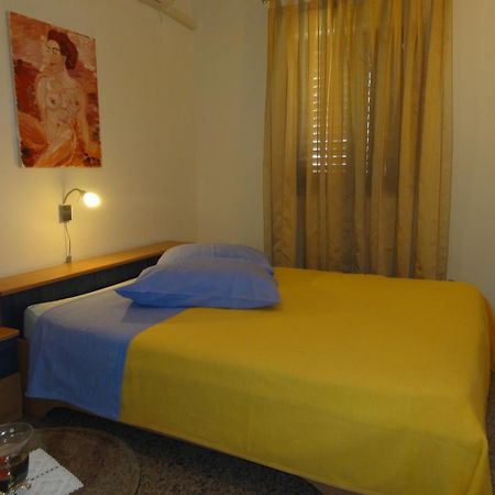 Cozy Apartments And Rooms Pavicini Segotici Exterior photo